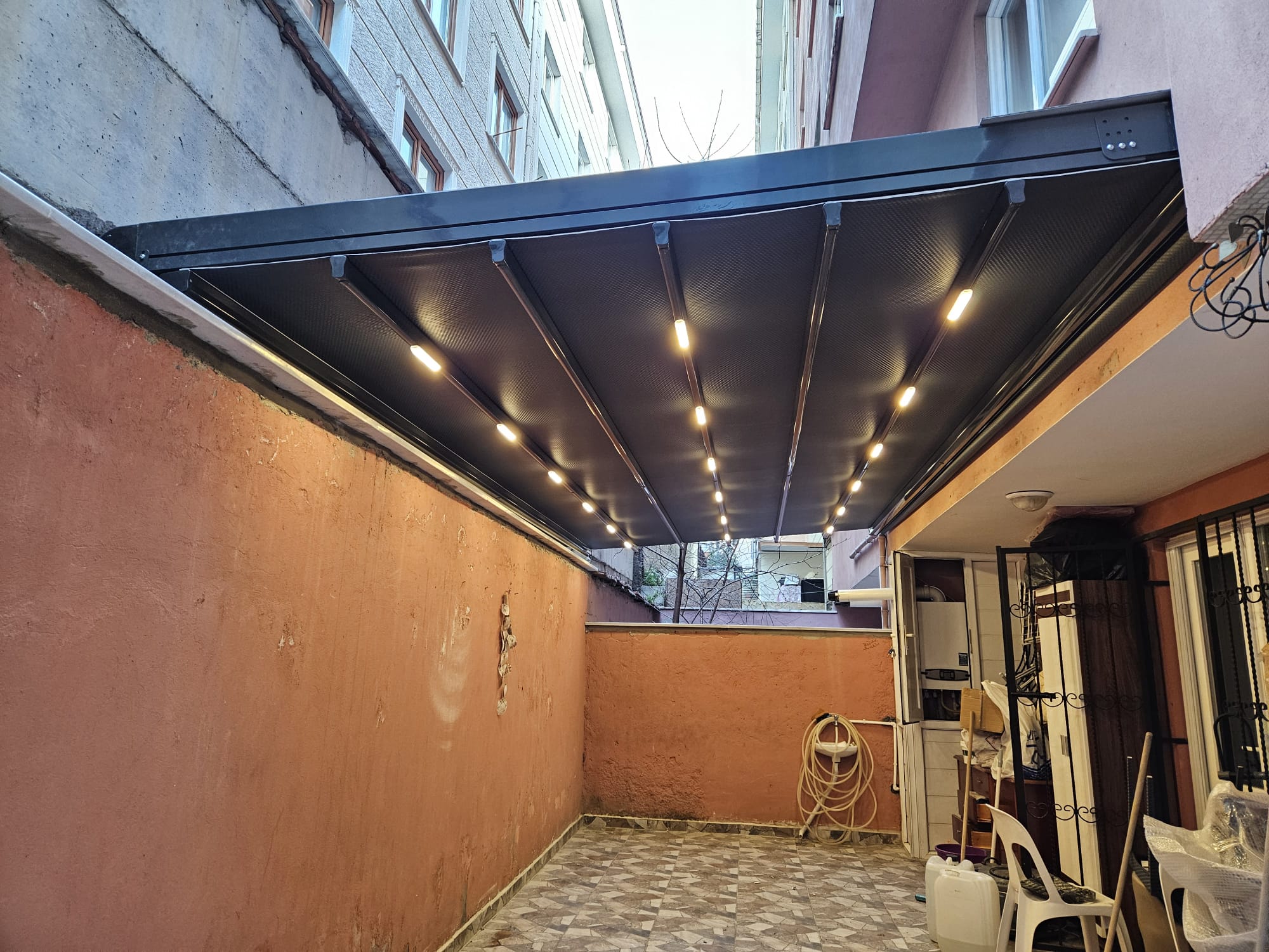 Avcılar Antrasit Gri Renkli Pergola Tente